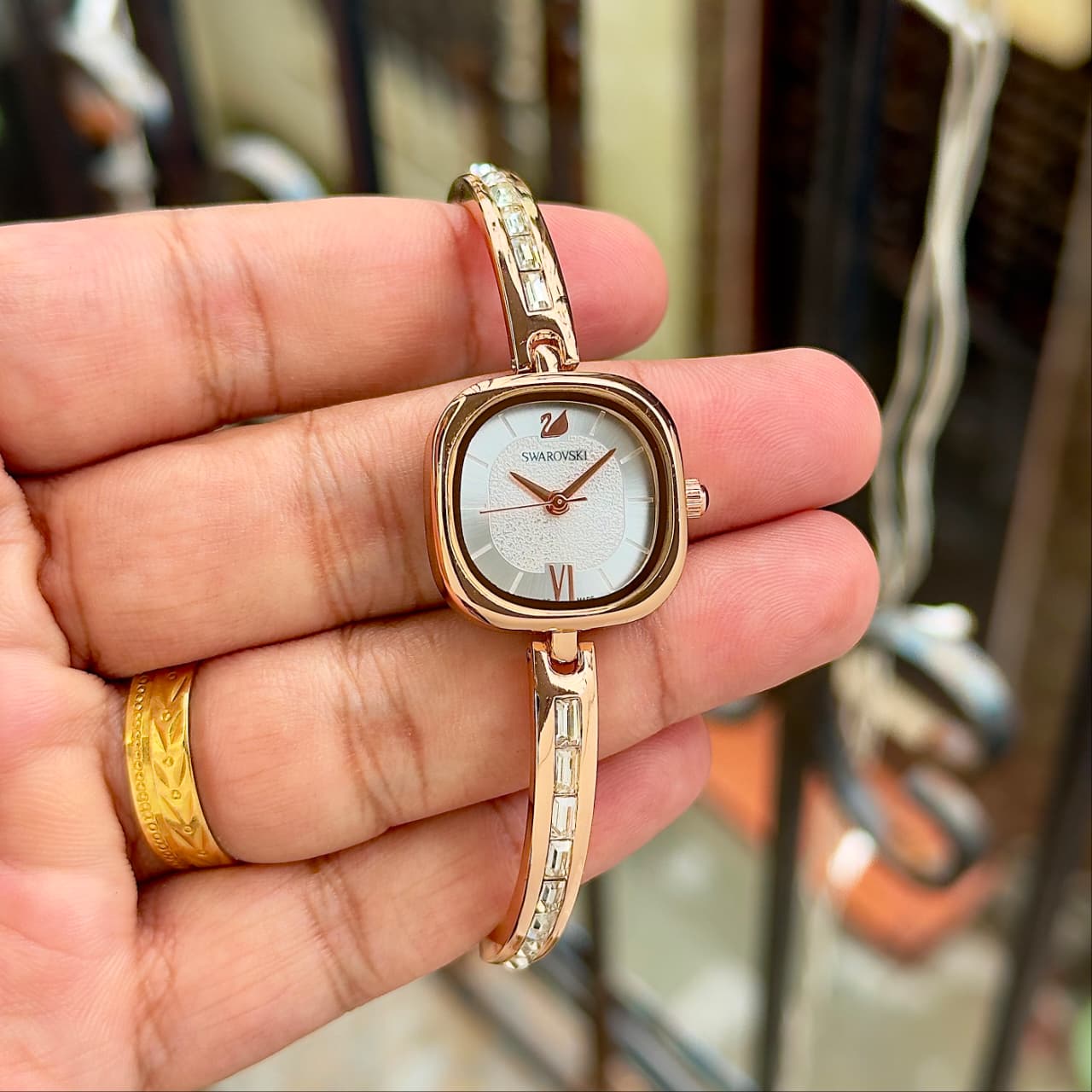 SWAROVSKI – ELEGANT LADIES LUXURY WATCH